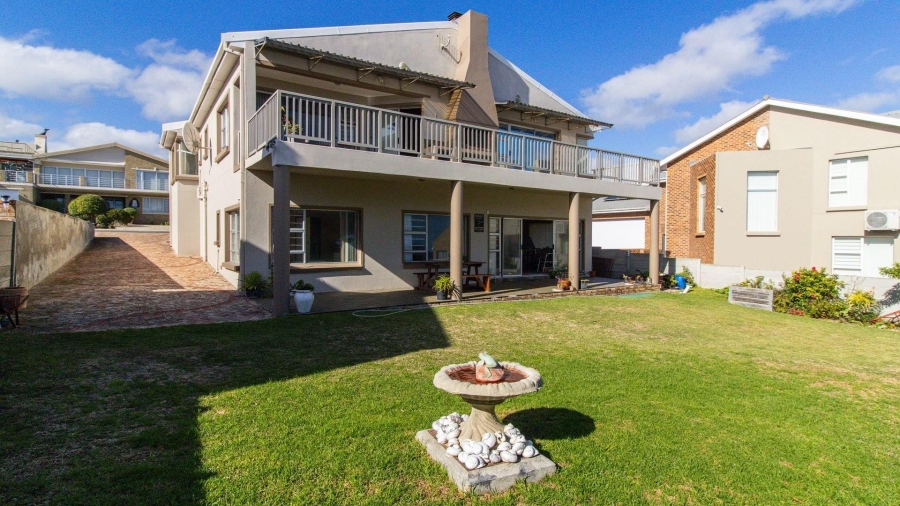 4 Bedroom Property for Sale in De Kelders Western Cape